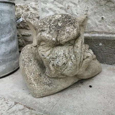 Gatekeepers Tiny House, Taize, Deux-sevres, Velo Francette