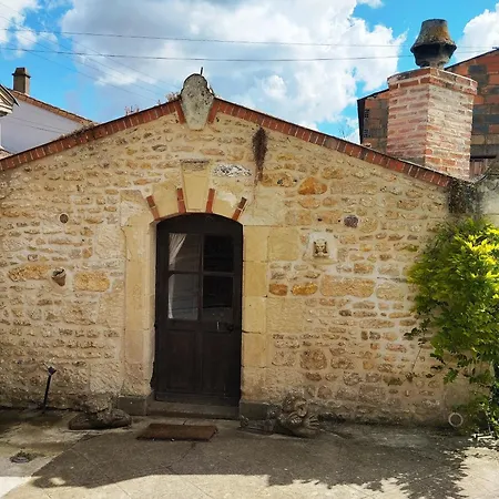 Gatekeepers Tiny House, Taize, Deux-sevres, Velo Francette Bed & Breakfast