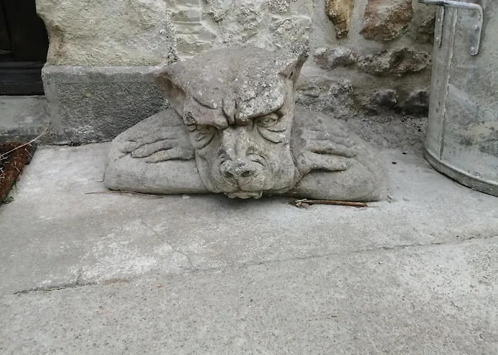 Bed & Breakfast Gatekeepers Tiny House, Taize, Deux-sevres, Velo Francette 4*